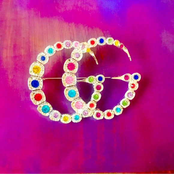 FabulouslyFitted | A Real Rhinestone Fashion Brooch - Picture 1 of 6